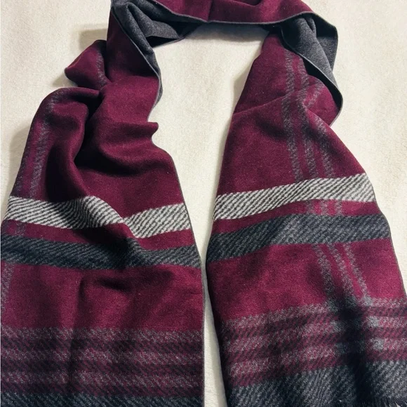 Enrico Milano 100% Silk Gray and Burgundy Scarf NWT - Picture 7 of 10